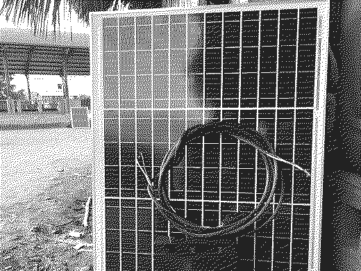 Un panel solar listo para instalarse en la Reserva Maguaré