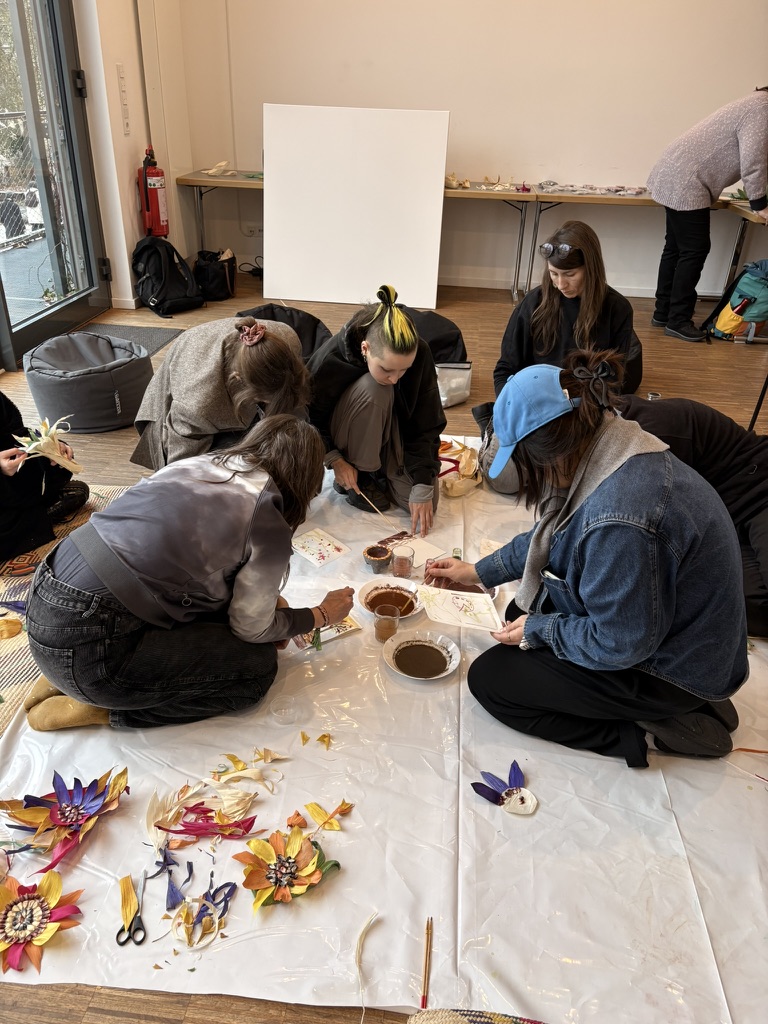 The painting and the mesh workshop sharing the same room
